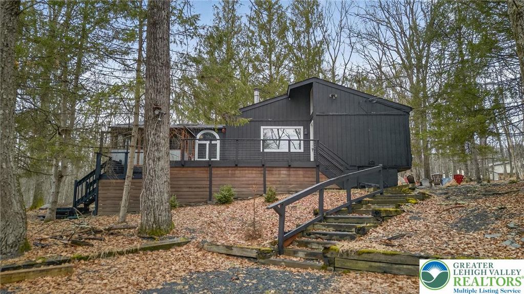 2329 Cramer Court, Lehman Twp, PA 18324