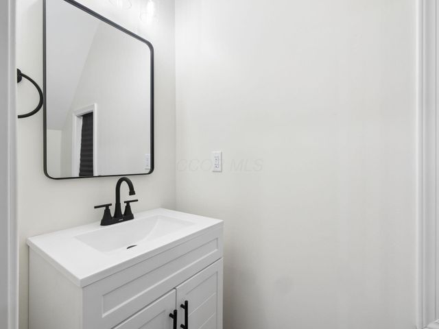 180 E Morrill Avenue, Columbus, OH 43207