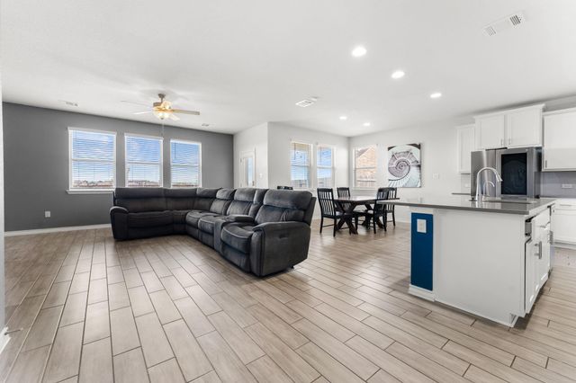 974 Pepperbark LOOP, Buda, TX 78610