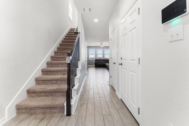 974 Pepperbark LOOP, Buda, TX 78610