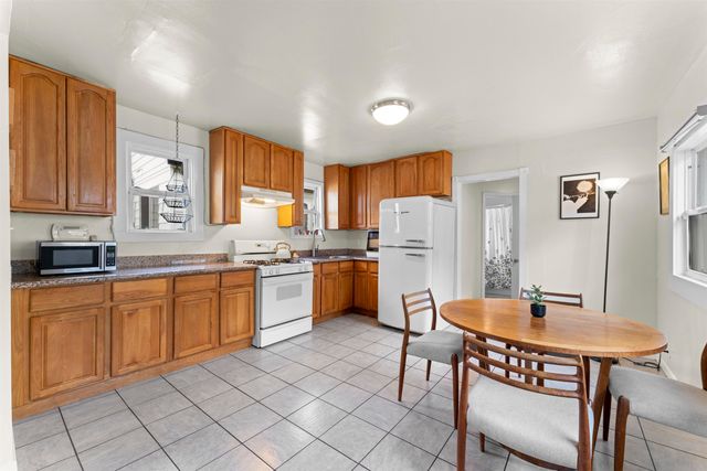 10430 Voltaire Ave, Oakland, CA 94603