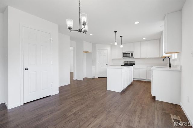 3839 Sonora Stone Drive, Florissant, MO 63031