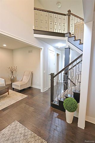 4966 Park Manor Drive, Troy, MI 48098