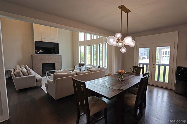 4966 Park Manor Drive, Troy, MI 48098