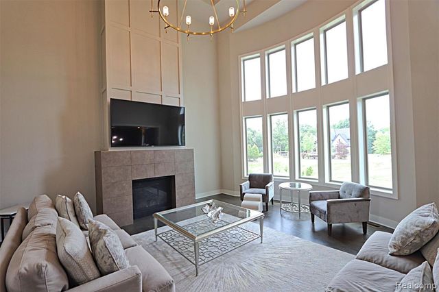4966 Park Manor Drive, Troy, MI 48098