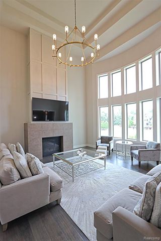 4966 Park Manor Drive, Troy, MI 48098