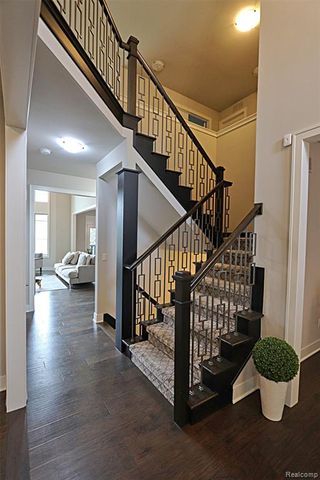 4966 Park Manor Drive, Troy, MI 48098