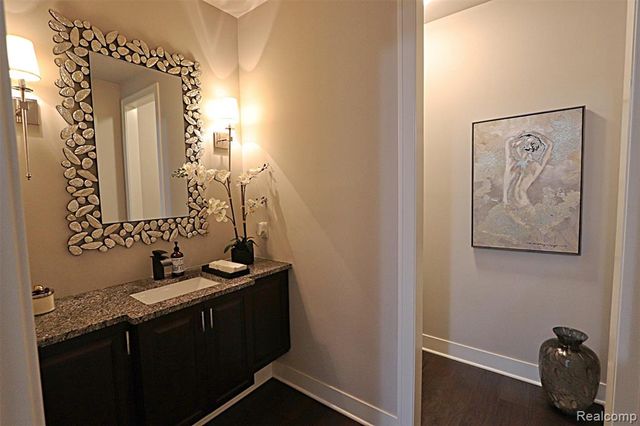 4966 Park Manor Drive, Troy, MI 48098