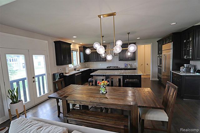 4966 Park Manor Drive, Troy, MI 48098