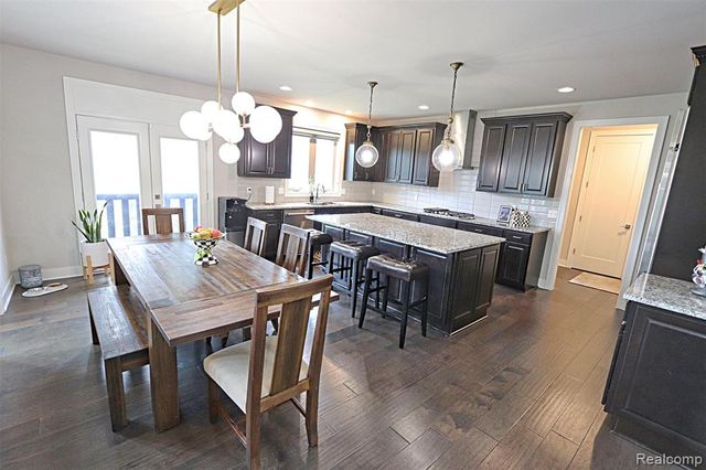 4966 Park Manor Drive, Troy, MI 48098