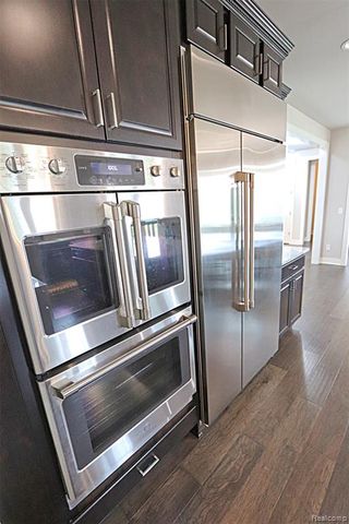4966 Park Manor Drive, Troy, MI 48098