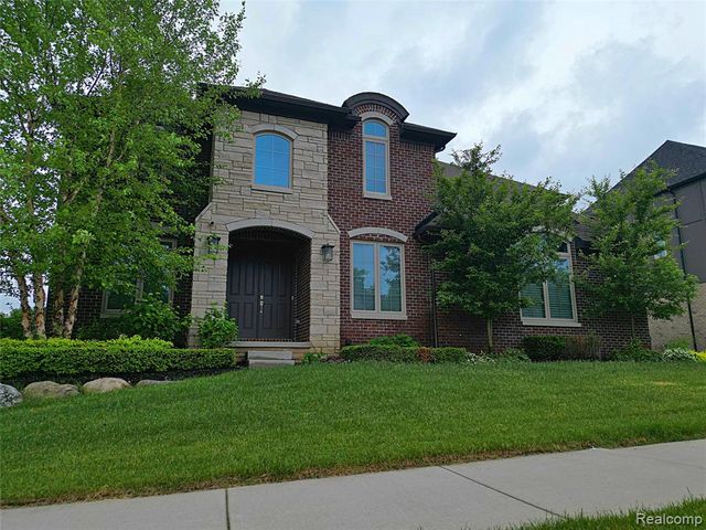 4966 Park Manor Drive, Troy, MI 48098
