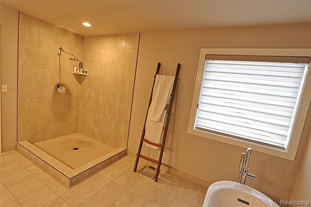 4966 Park Manor Drive, Troy, MI 48098