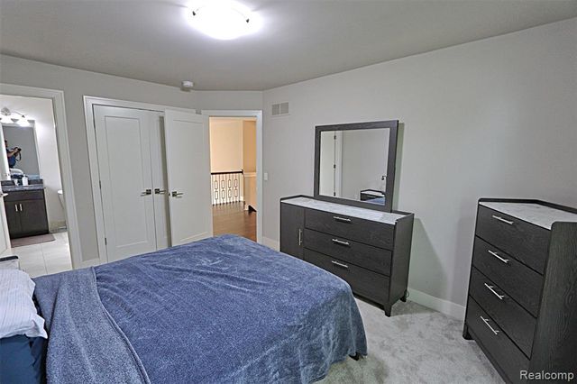 4966 Park Manor Drive, Troy, MI 48098