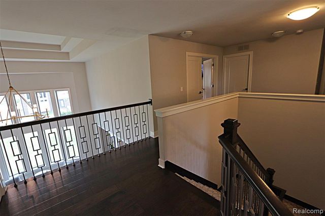 4966 Park Manor Drive, Troy, MI 48098