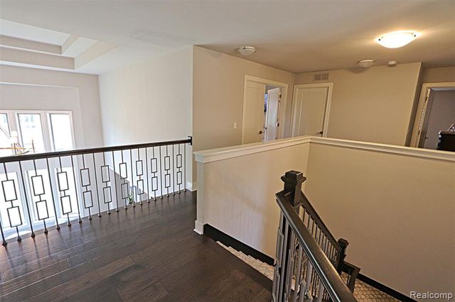 4966 Park Manor Drive, Troy, MI 48098