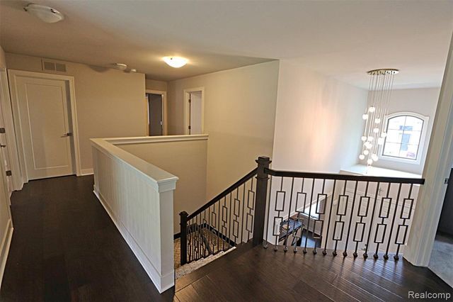 4966 Park Manor Drive, Troy, MI 48098