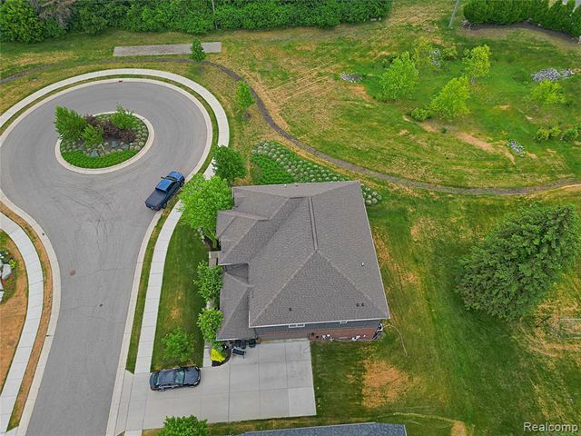 4966 Park Manor Drive, Troy, MI 48098
