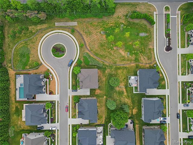 4966 Park Manor Drive, Troy, MI 48098