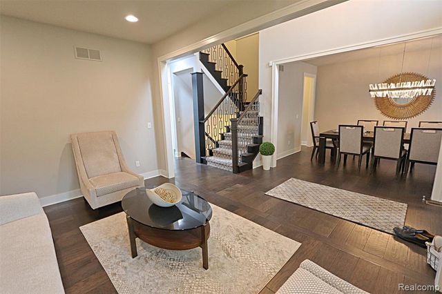 4966 Park Manor Drive, Troy, MI 48098