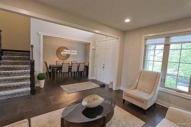 4966 Park Manor Drive, Troy, MI 48098