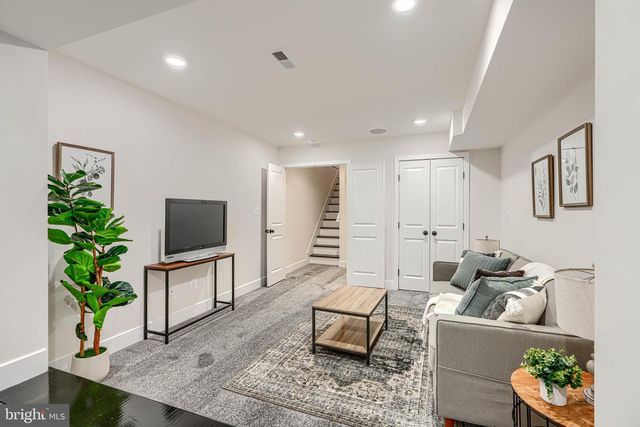 609 S EATON ST, Baltimore, MD 21224