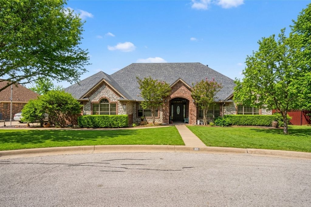 317 Billo Court, Weatherford, TX 76087