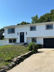501 Hawkins road Road, Selden, NY 11784
