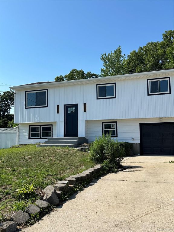 501 Hawkins road Road, Selden, NY 11784