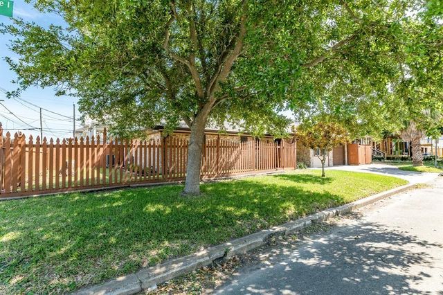 803 Sealy Street, Galveston, TX 77550