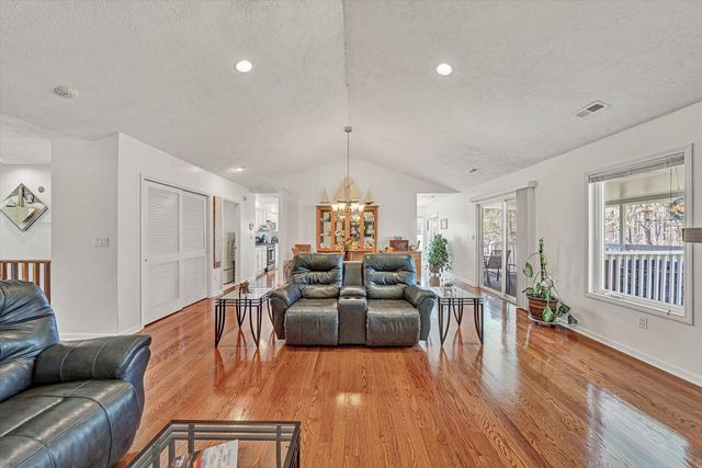 301 Indian Ridge DR, Moneta, VA 24121