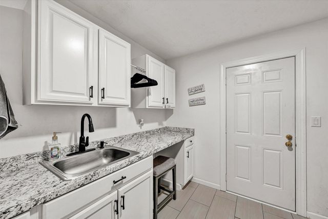 301 Indian Ridge DR, Moneta, VA 24121