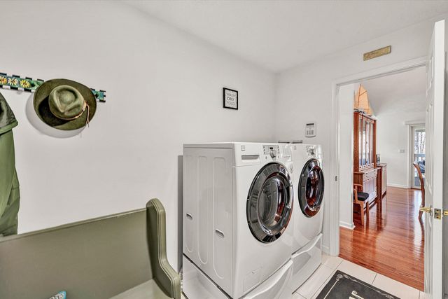 301 Indian Ridge DR, Moneta, VA 24121