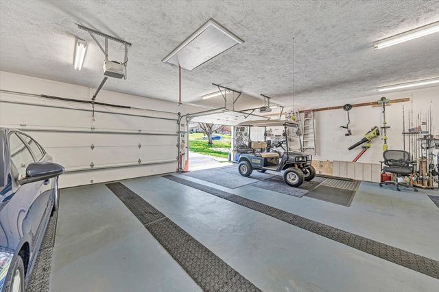 301 Indian Ridge DR, Moneta, VA 24121