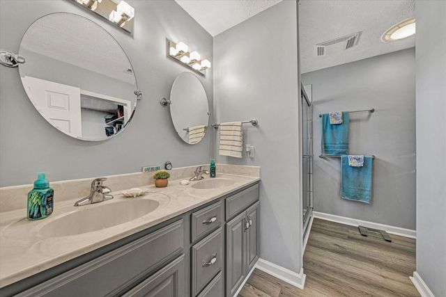 301 Indian Ridge DR, Moneta, VA 24121