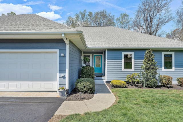 301 Indian Ridge DR, Moneta, VA 24121