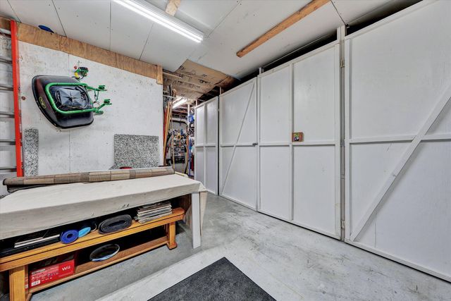 301 Indian Ridge DR, Moneta, VA 24121