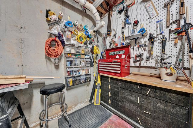 301 Indian Ridge DR, Moneta, VA 24121