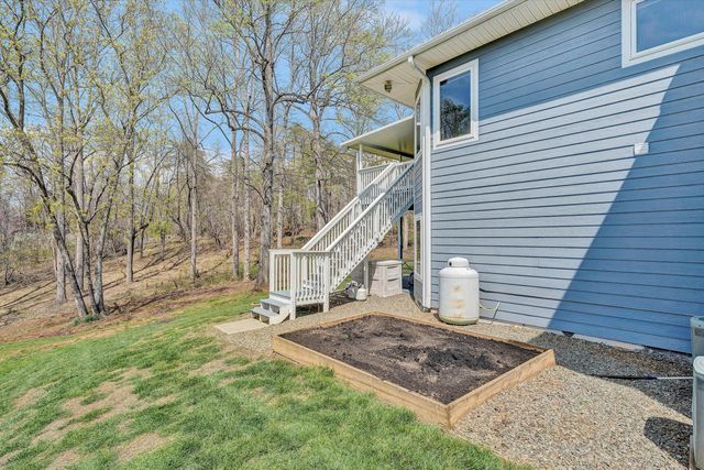 301 Indian Ridge DR, Moneta, VA 24121