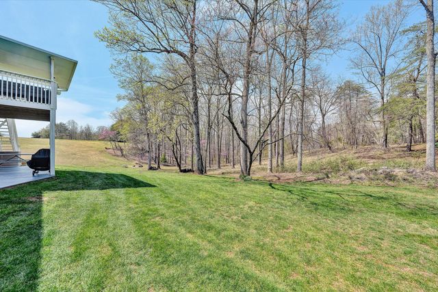 301 Indian Ridge DR, Moneta, VA 24121