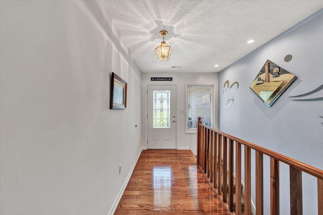 301 Indian Ridge DR, Moneta, VA 24121