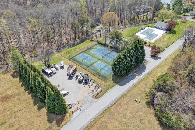 301 Indian Ridge DR, Moneta, VA 24121