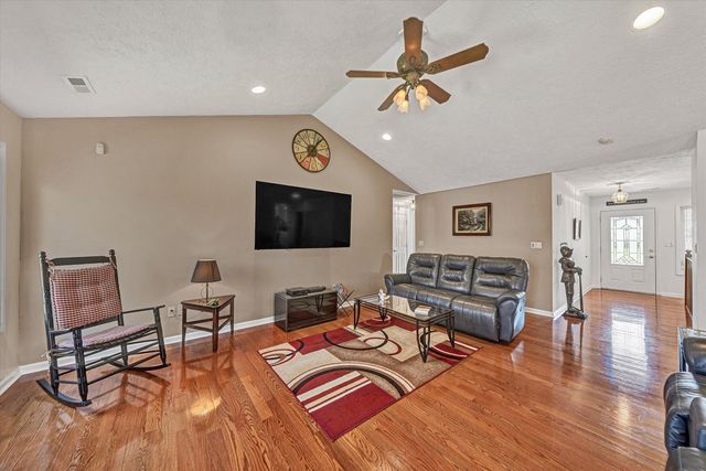 301 Indian Ridge DR, Moneta, VA 24121