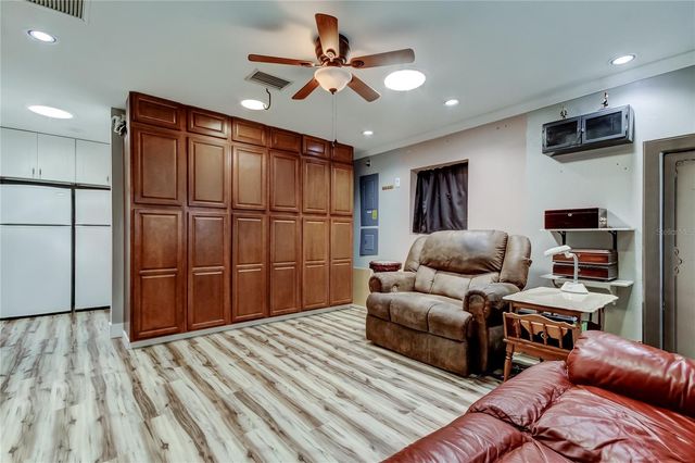 1821 DRIFTWOOD CIRCLE N, Oldsmar, FL 34677