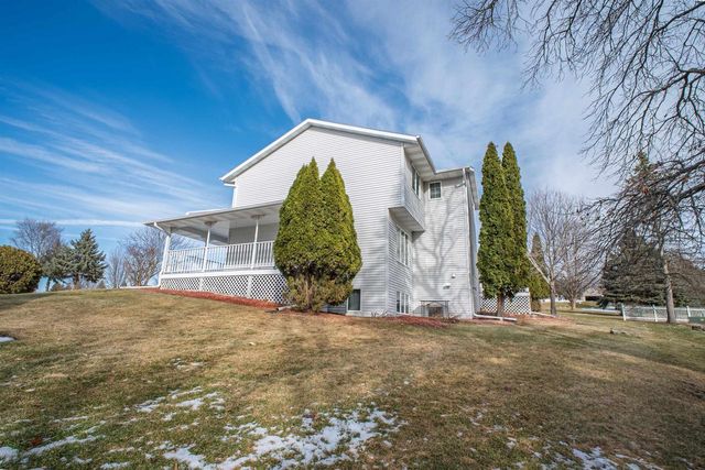 627 Cambridge Drive, Ripon, WI 54971