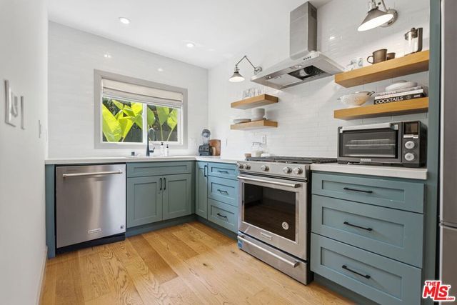 6418 Waring Avenue, Los Angeles, CA 90038