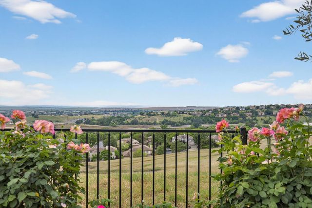 1350 Terracina Dr, El Dorado Hills, CA 95762