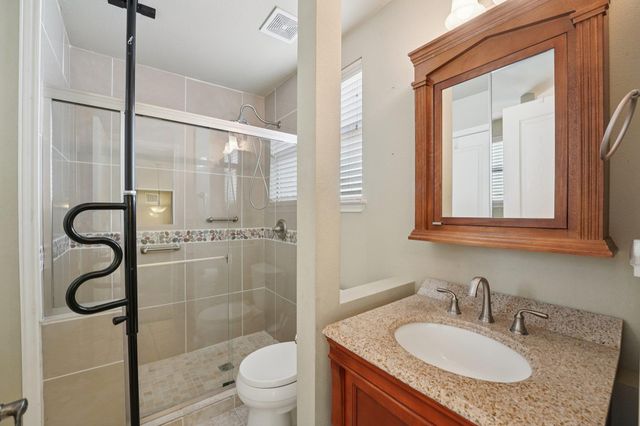 7605 Sleepy Hollow LN, Lago Vista, TX 78645