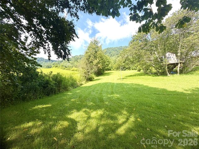 00 Trillium Way, Clyde, NC 28721