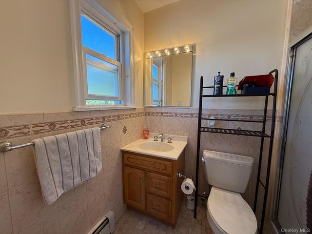8835 75th Avenue, Glendale, NY 11385